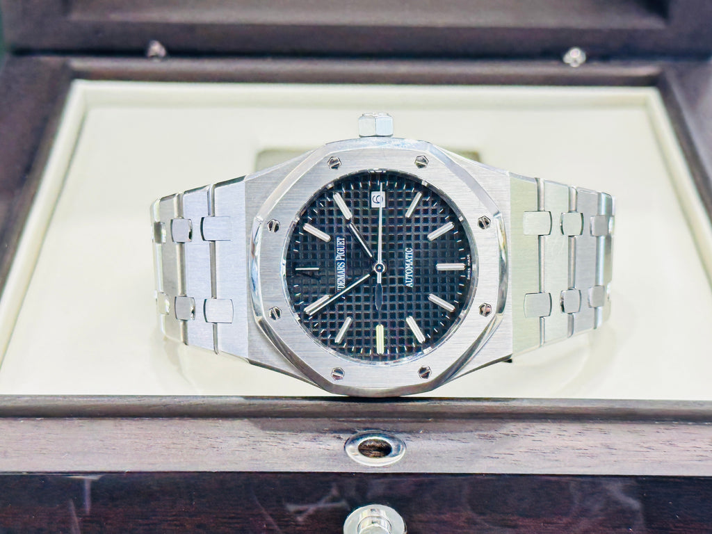 Audemars Piguet Royal Oak 39 Selfwinding 15300ST.OO.1220ST.03 B/P PreOwned - Diamonds East Intl.