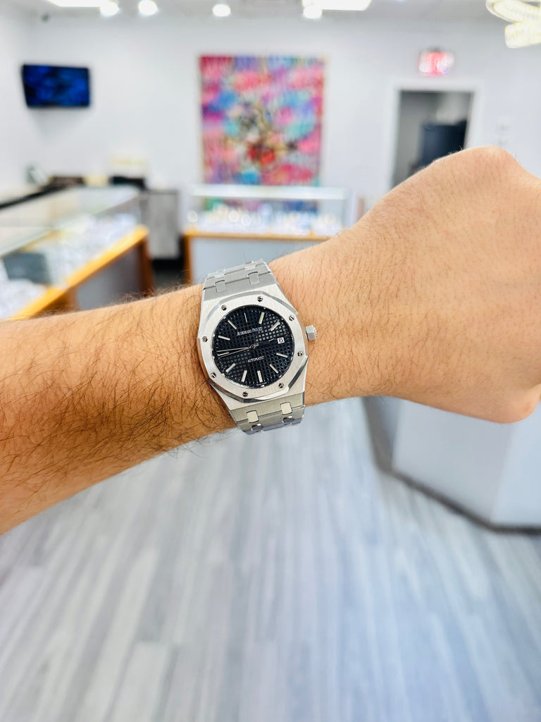 Audemars Piguet Royal Oak 39 Selfwinding 15300ST.OO.1220ST.03 B/P PreOwned - Diamonds East Intl.
