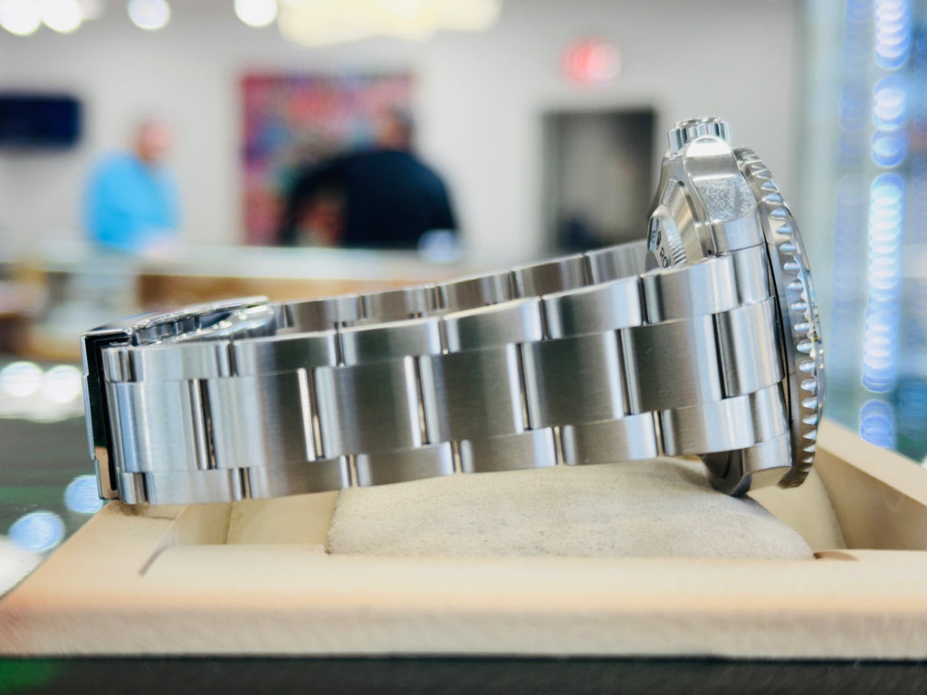 Rolex Sea-Dweller 4000 116600 Black Dial Ceramic Bezel 40mm “Discontinued” Box and Papers MINT - Diamonds East Intl.