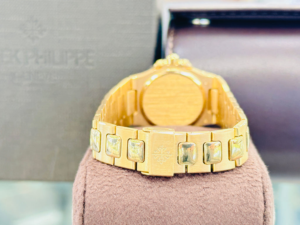 Patek Philippe Nautilus 4700/1j  Ladies 26 Champagne PreOwned - Diamonds East Intl.