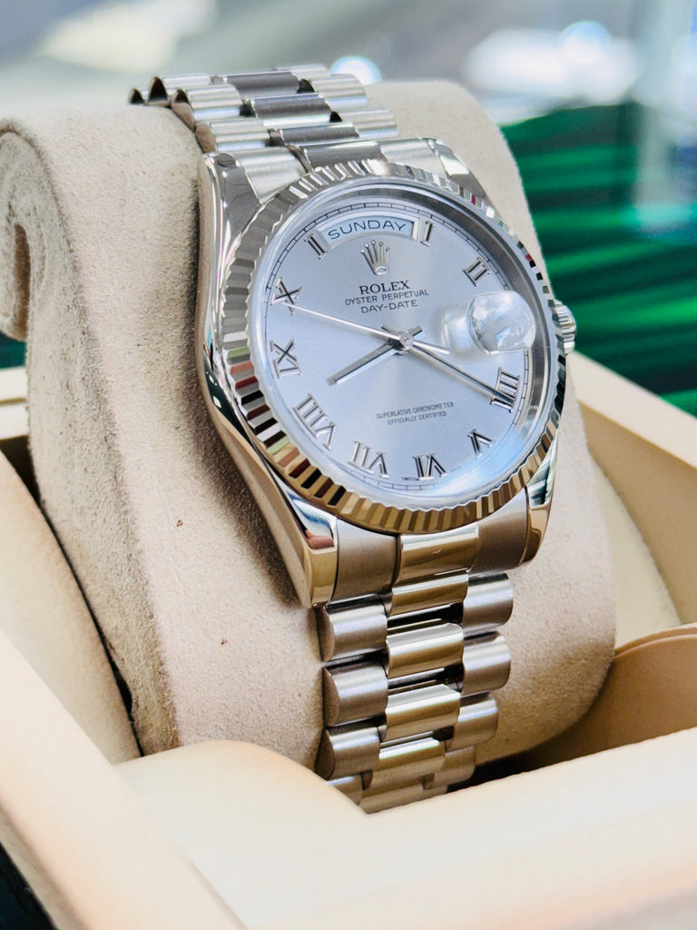 Rolex Day-Date 36 118239 President Day Date Silver Roman White Gold Box and Papers