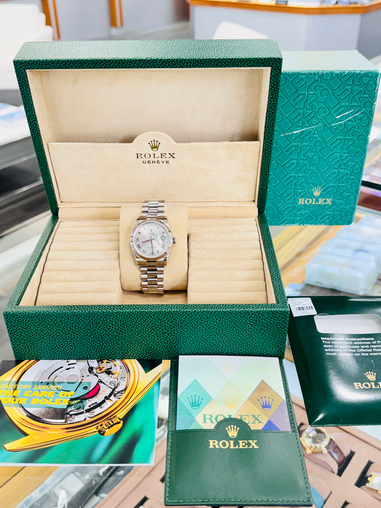 Rolex Day-Date 36 118239 President Day Date Silver Roman White Gold Box and Papers