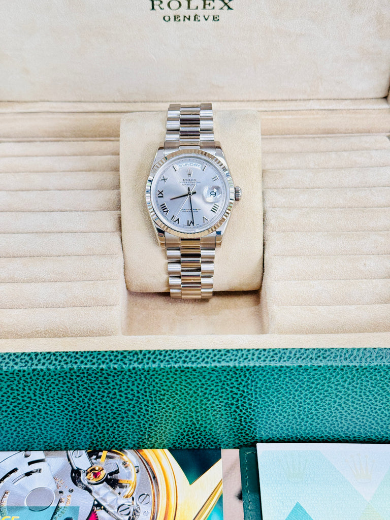 Rolex Day-Date 36 118239 President Day Date Silver Roman White Gold Box and Papers