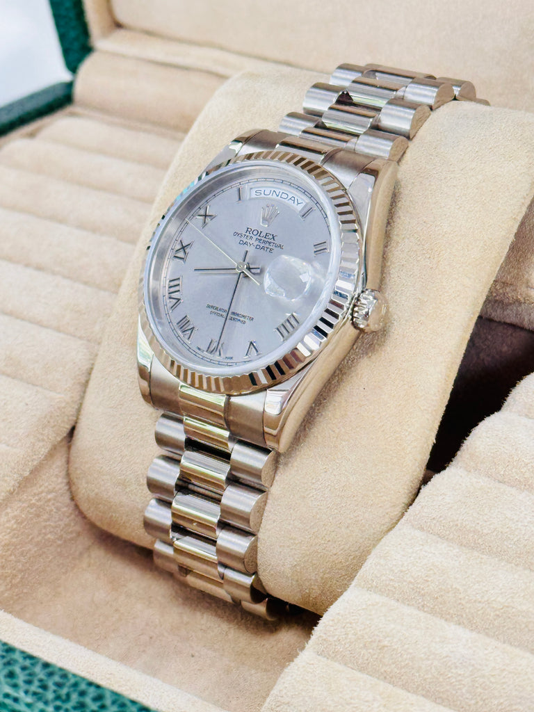 Rolex Day-Date 36 118239 President Day Date Silver Roman White Gold Box and Papers