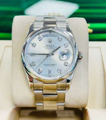 Rolex Day-Date 36mm 18k White Gold 118209 Factory Diamond Dial Oyster Bracelet MINT