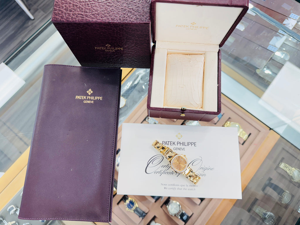 Patek Philippe Nautilus Yellow Gold 4700/53 Factory Diamond Bezel Champagne Diamond Dial Box/Papers MINT