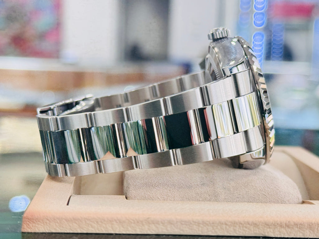 ROLEX Sky-Dweller 336934 Oyster 42 Stainless Green Mint  Dial  Box and Papers PreOwned - Diamonds East Intl.