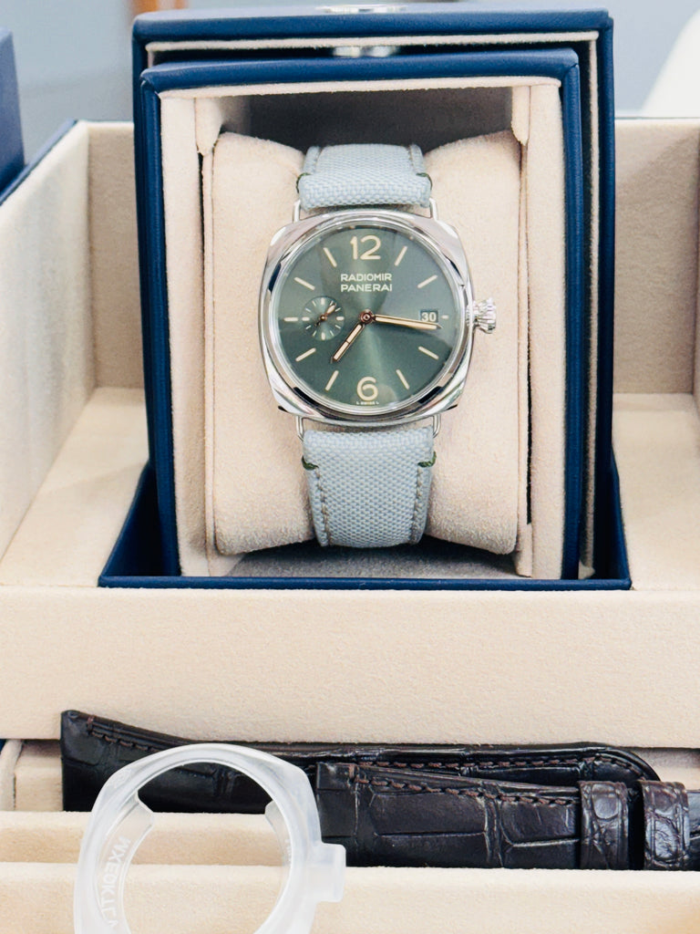 Panerai Radiomir PAM 1386 Military Green Dial Steel 40mm Box and Papers MINT