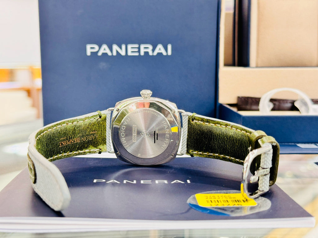 Panerai Radiomir PAM 1386 Military Green Dial Steel 40mm Box and Papers MINT