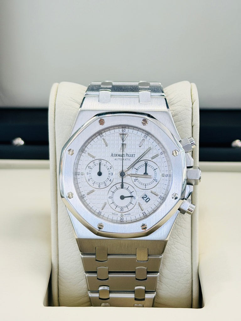 Audemars Piguet Royal Oak Chronograph 39  25860ST.OO.1110ST.05  Box and Papers MINT