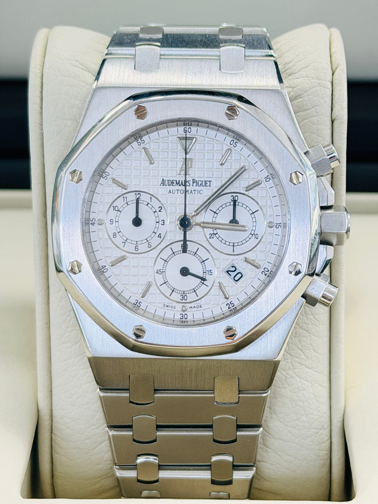 Audemars Piguet Royal Oak Chronograph 39  25860ST.OO.1110ST.05  Box and Papers MINT