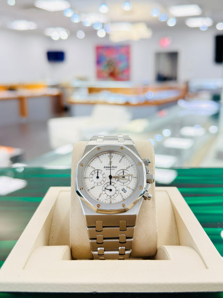 Audemars Piguet Royal Oak Chronograph 39  25860ST.OO.1110ST.05  Box and Papers MINT