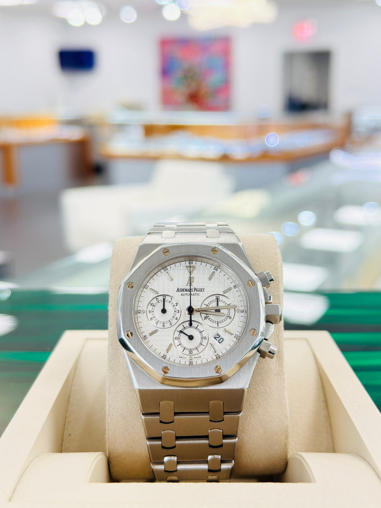 Audemars Piguet Royal Oak Chronograph 39  25860ST.OO.1110ST.05  Box and Papers MINT