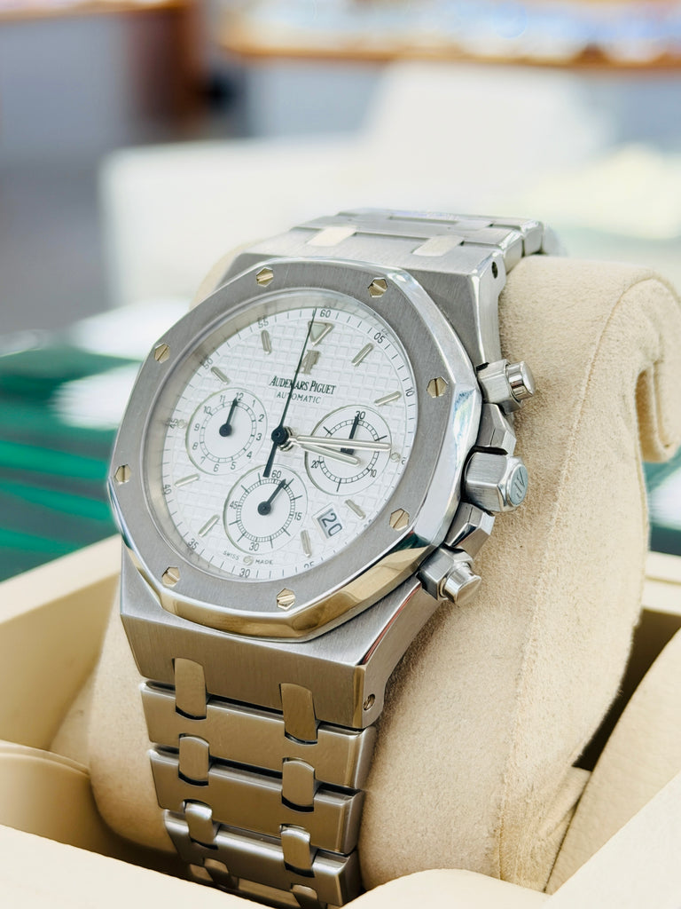 Audemars Piguet Royal Oak Chronograph 39  25860ST.OO.1110ST.05  Box and Papers MINT