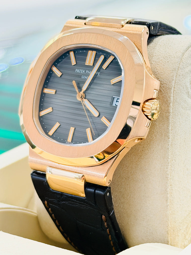 Patek Philippe 5711R-001 Nautilus 18k Rose Gold Watch MINT
