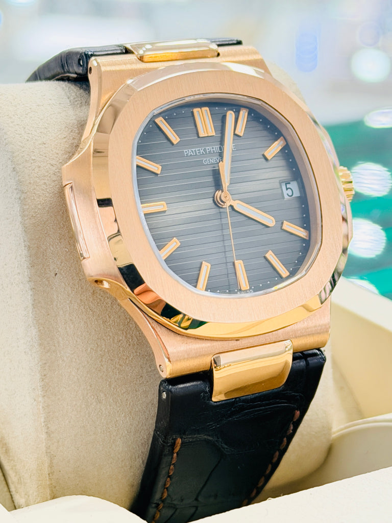 Patek Philippe 5711R-001 Nautilus 18k Rose Gold Watch MINT
