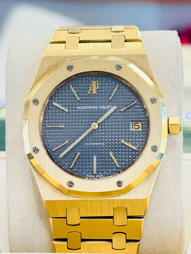 Audemars Piguet Royal Oak Jumbo “Ultra Thin” 5402 BA Full Yellow gold Grey (swissmade) Dial PreOwned - Diamonds East Intl.