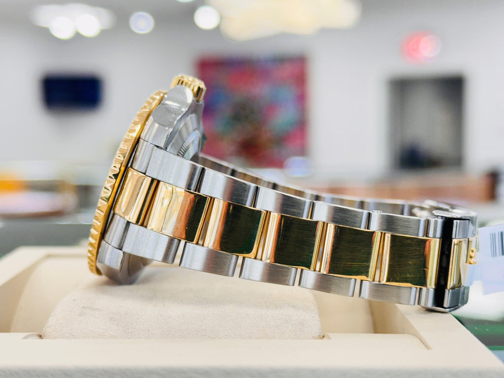Rolex Submariner Date 116613LN  Black Dial Original OYSTER STEEL/GOLD BAND  PreOwned - Diamonds East Intl.