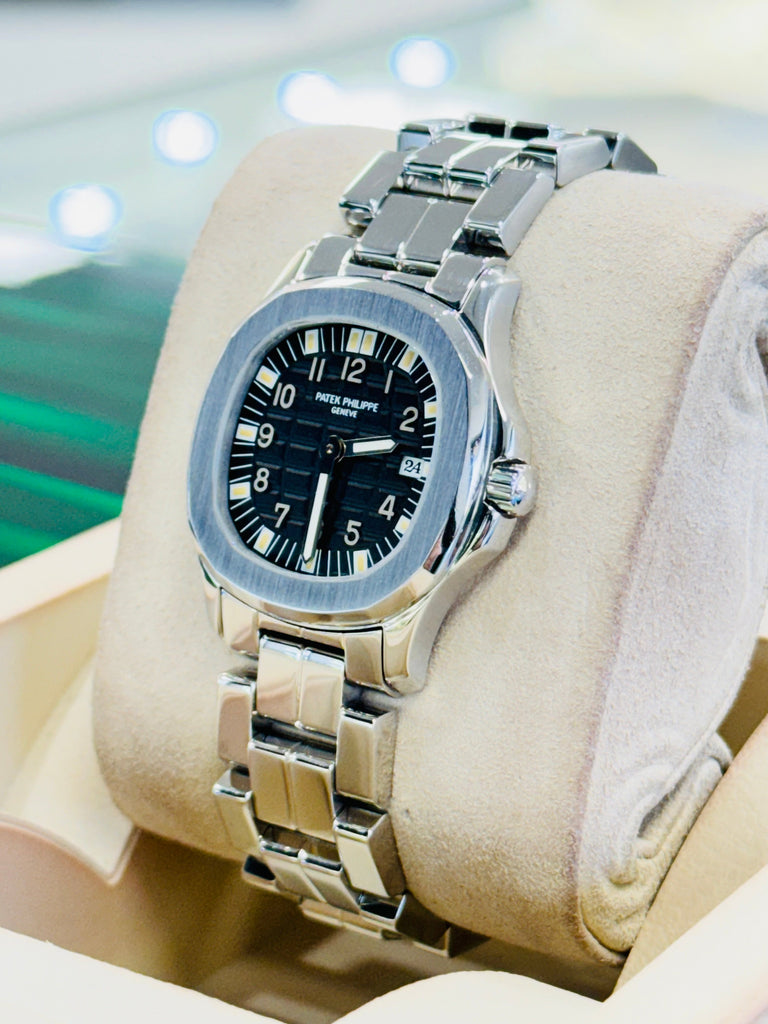 Patek Philippe Aquanaut 4960/1A-001 - Diamonds East Intl.