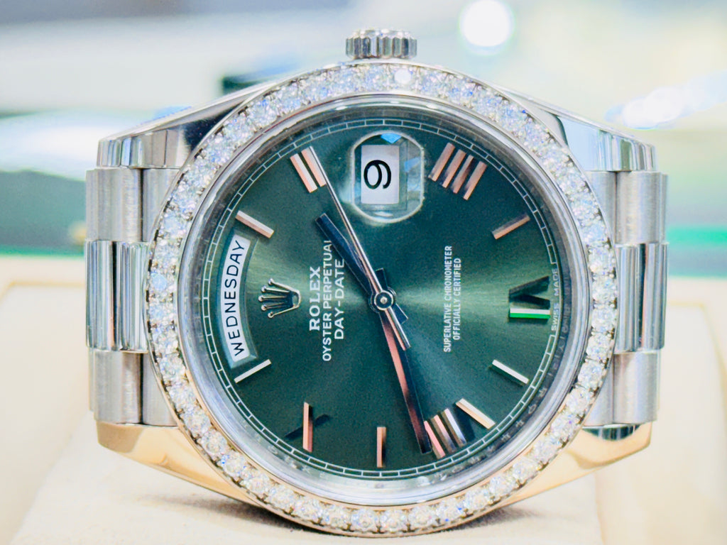 Rolex Day-Date 40 228349RBR President 18K White Gold Olive Green Dial Factory Diamond Bezel MINT