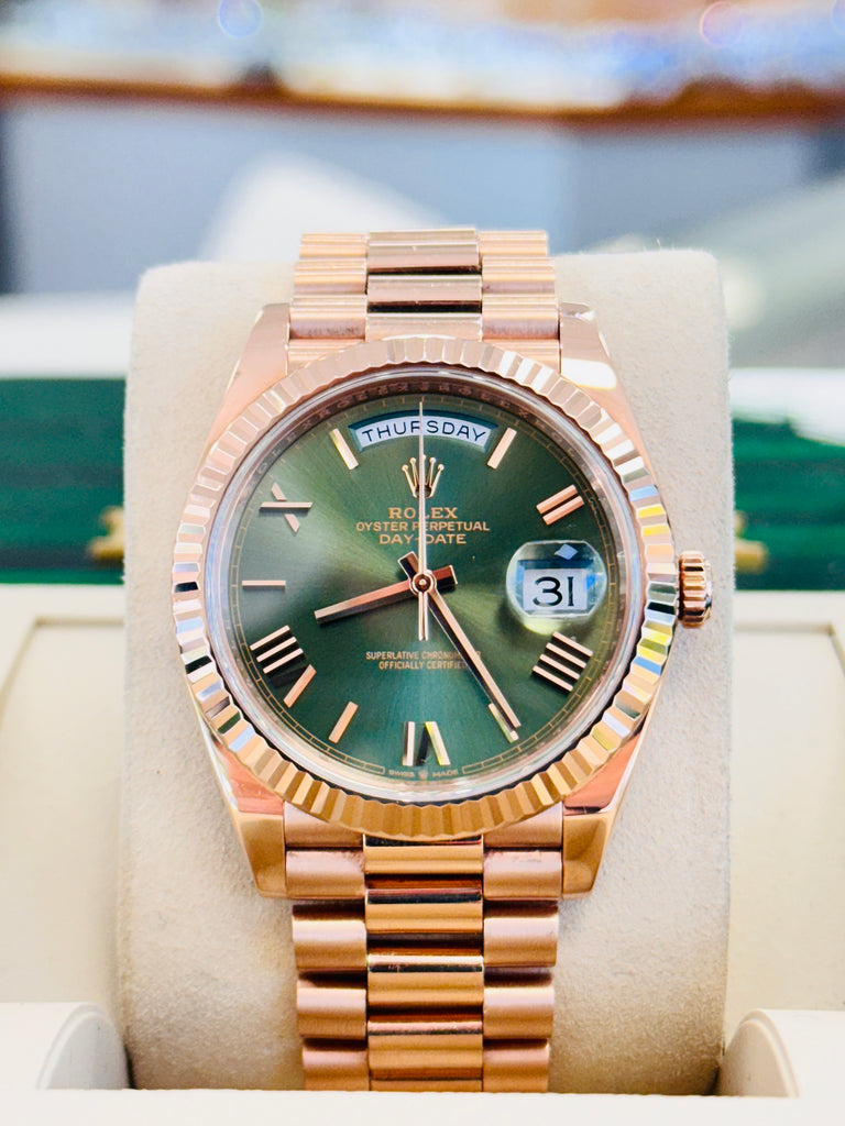 Rolex Day-Date 40 228235  Olive Green President Rose Gold  MINT