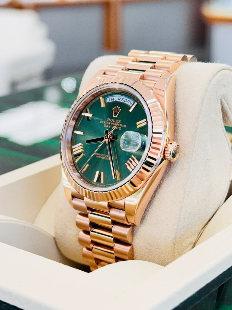Rolex Day-Date 40 228235  Olive Green President Rose Gold  MINT