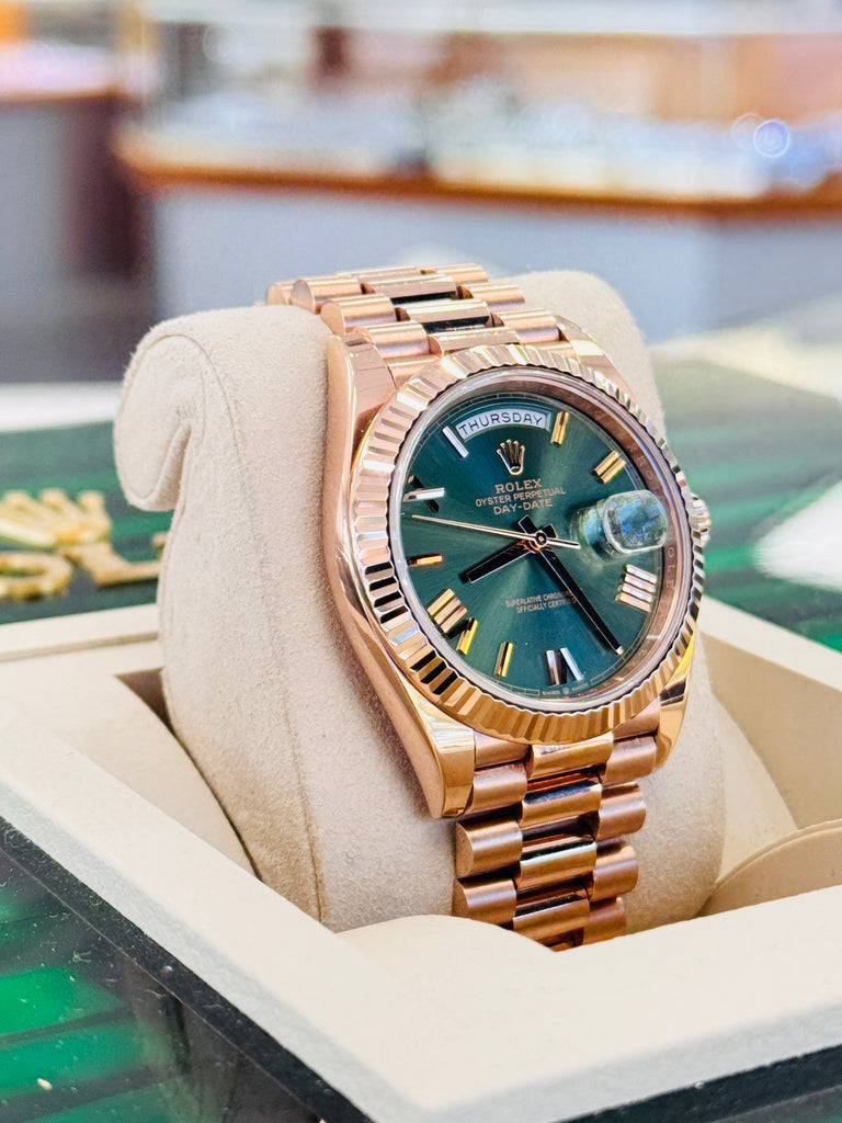 Rolex Day-Date 40 228235  Olive Green President Rose Gold  MINT