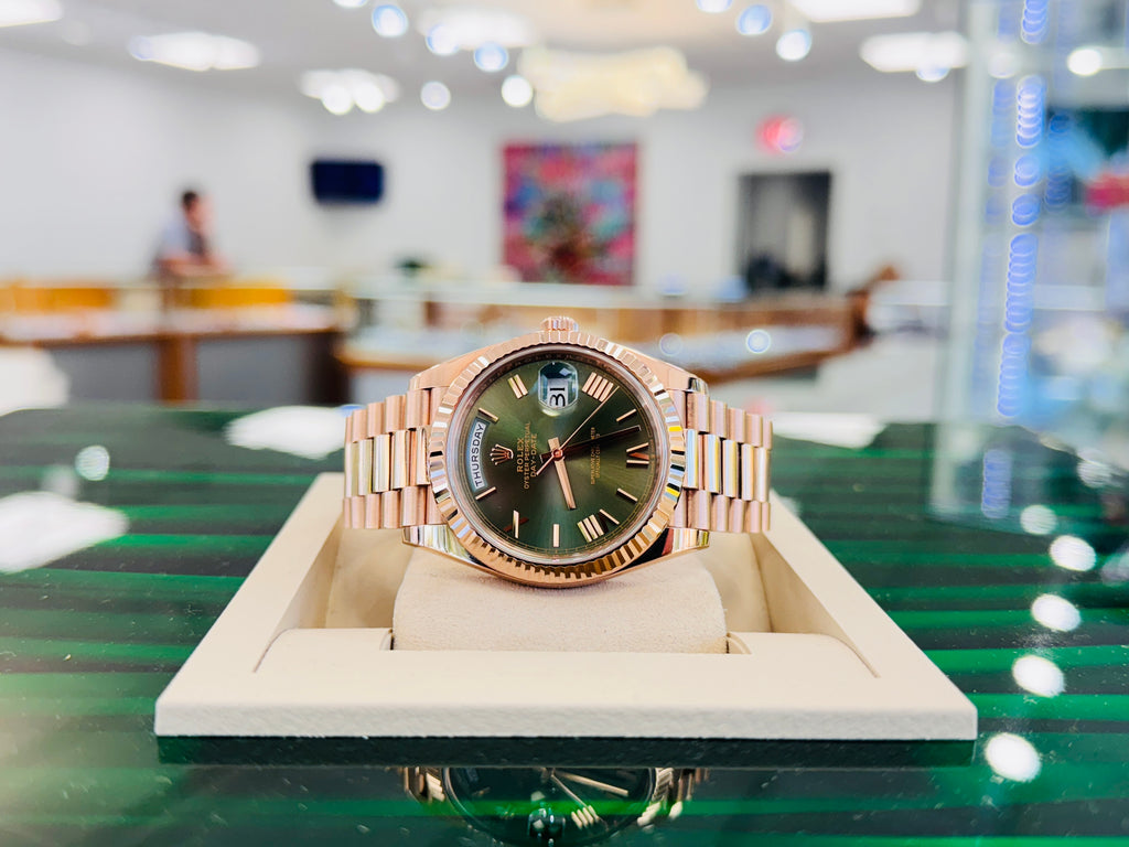 Rolex Day-Date 40 228235  Olive Green President Rose Gold  MINT