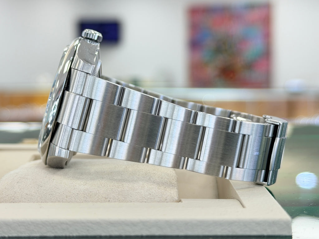 Rolex Oyster Perpetual 124300 41 Custom pistachio Green Dial Box And Papers MINT