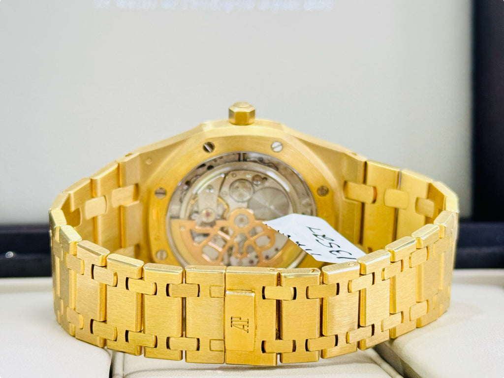 Audemars Piguet Royal Oak Jumbo 15202BA.OO.0944BA.01 Ultra-Thin Yellow Gold 39  Discontinued Box and Papers PreOwned - Diamonds East Intl.